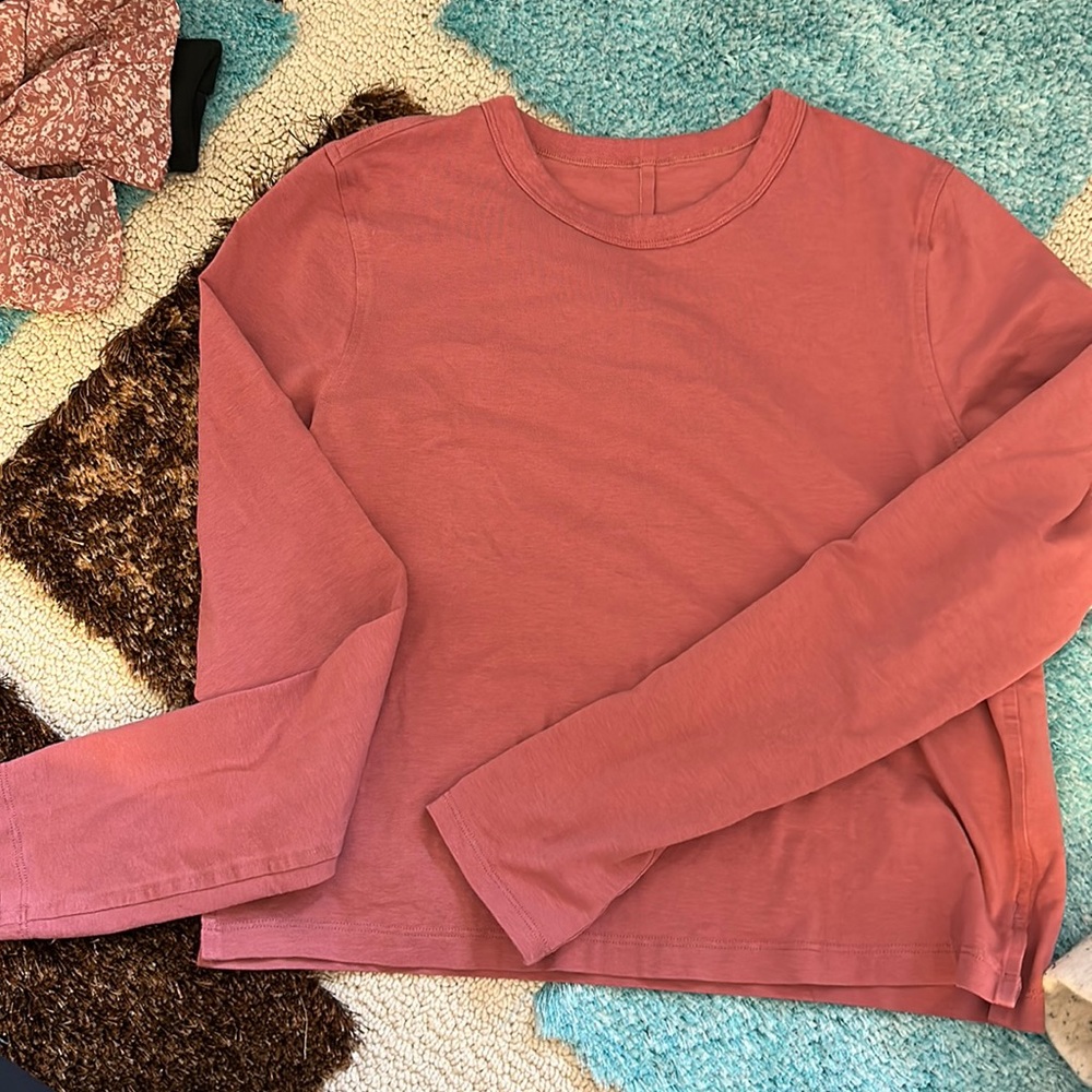 Mid length lulu long sleeve - size 4